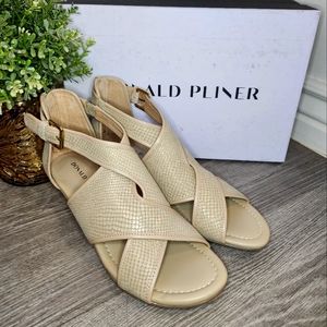 Donald Pliner Sandal